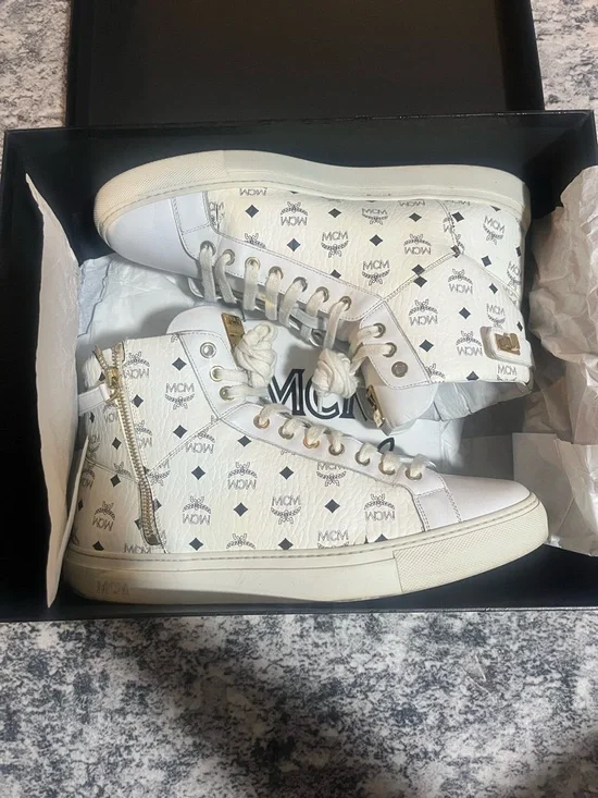 MCM Turnlock Style Classic Visetos High Top White with Gold Zippers - Picture 11 of 15